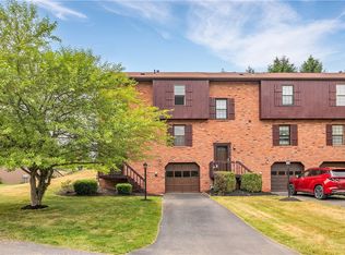 626 Sunset Cir, Cranberry Township, PA