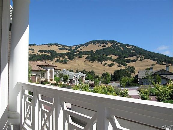 2nd image of 1042 Valle View Ct