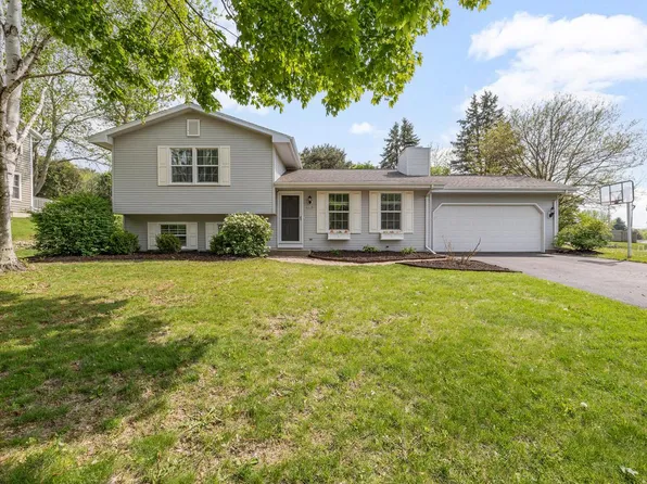 1039 Wellington WAY, Hartland, WI 53029