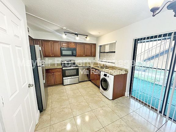 2nd image of 4511 Treehouse Ln APT 11A