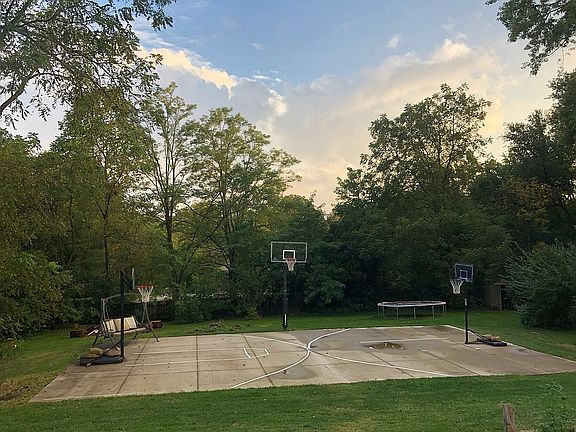 Basket ball court 