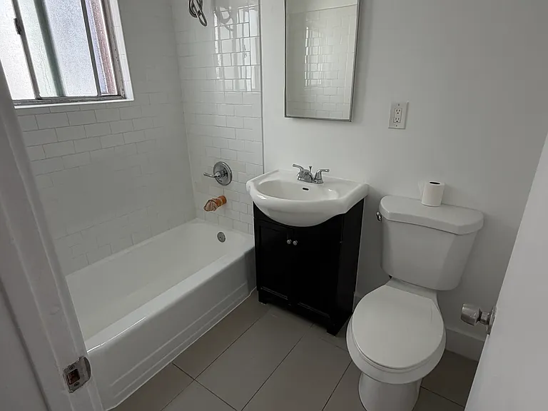 1213 Gordon St #8 — Photo 5