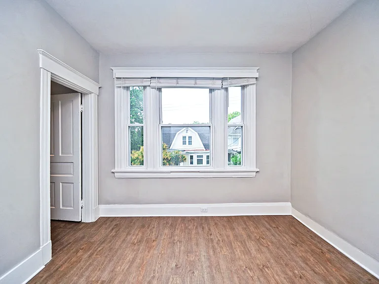 2709 Griffiths Ave — Photo 10