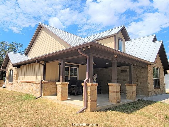 4th image of 1675 County Road 327