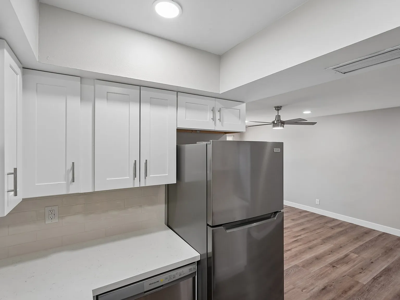 1 bed, 800 sqft, $1,695 — Photo 3