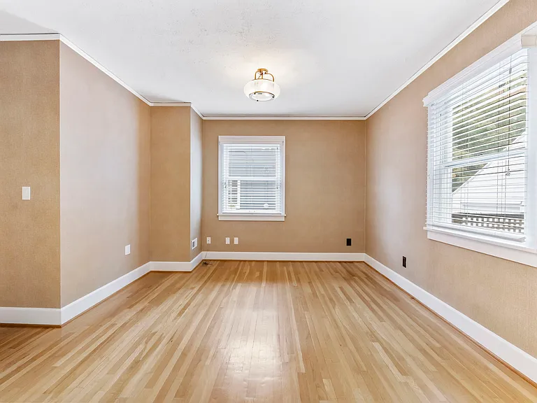 2605 NE 35th Ave — Photo 17