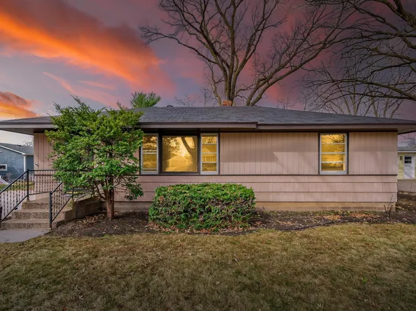 5053 Brighton Ln, Mounds View, MN 55112