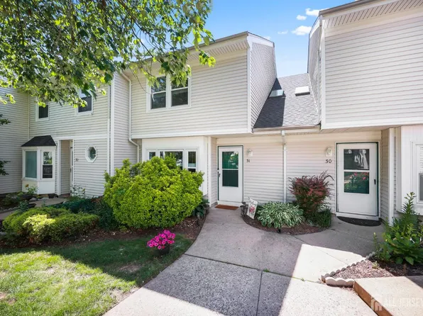31 Dallenbach Ln, East Brunswick, NJ 08816