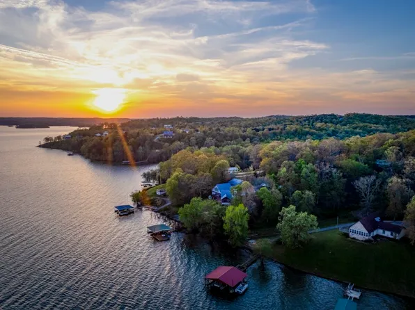 54 Lookout Ln, Waverly, TN 37185