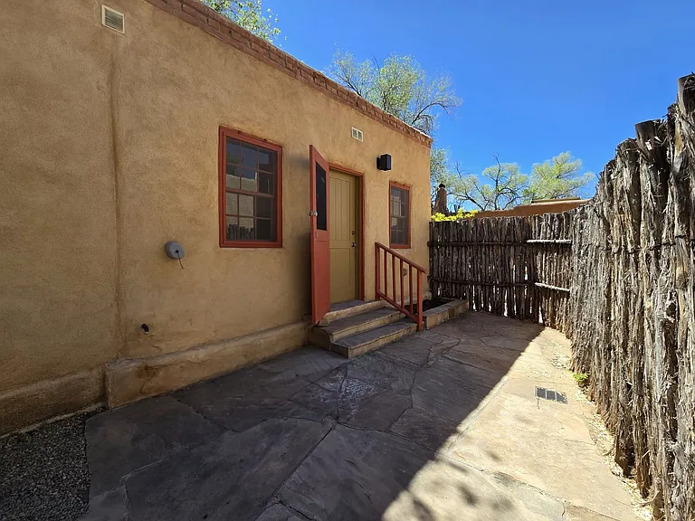 603 1/2 Paseo De Peralta — Photo 16