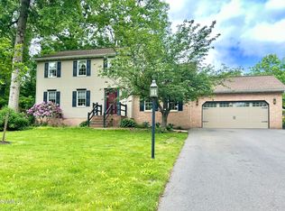 32 Lost Creek Dr, Selinsgrove, PA 17870