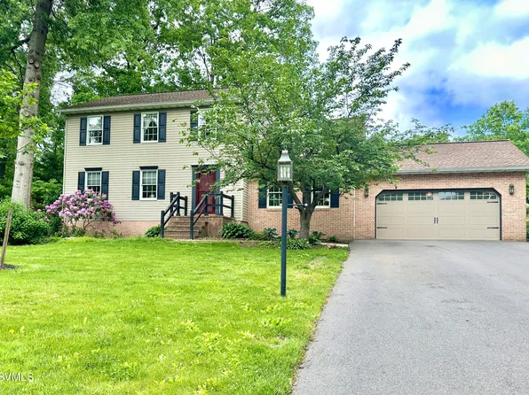 32 Lost Creek Dr, Selinsgrove, PA 17870