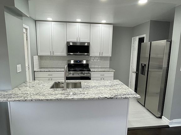 3rd image of 6441 Danville Ave