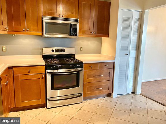 4th image of 4 Monroe St APT 1004