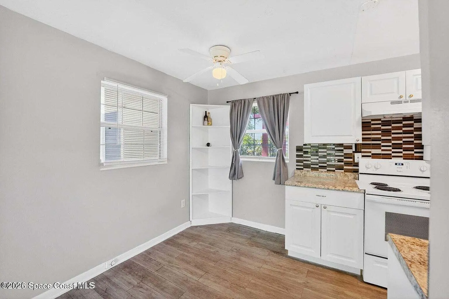 3 bed, 1.0 bath, 920 sqft, $1,750 — Photo 4
