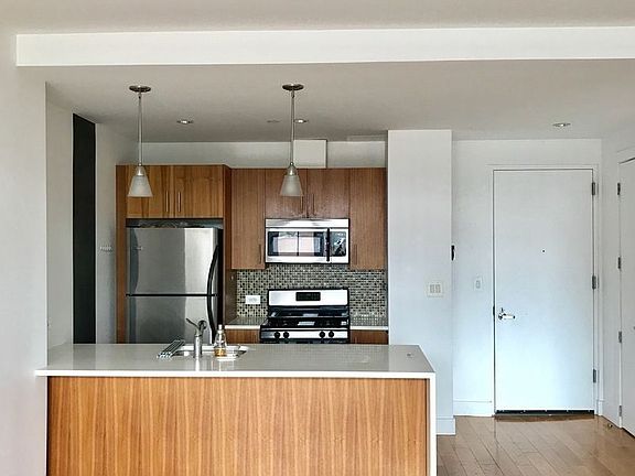 3rd image of 12-22 30th Ave #4E