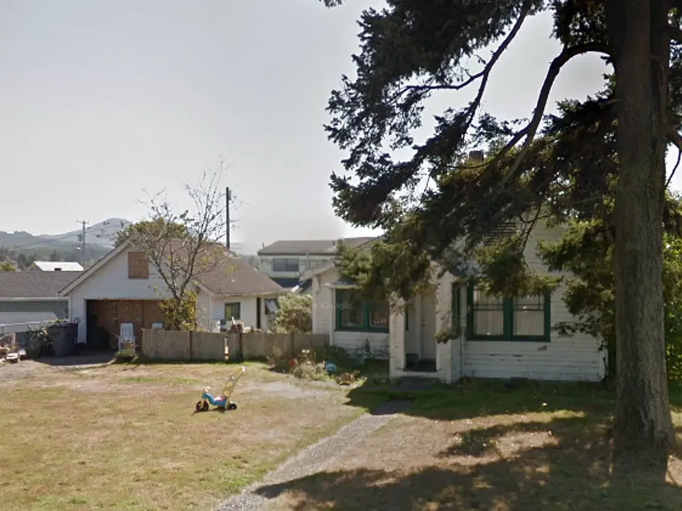 1011 3rd Ave