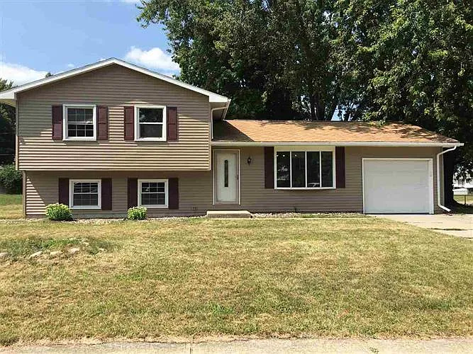 227 Woodhill Ln photo 1