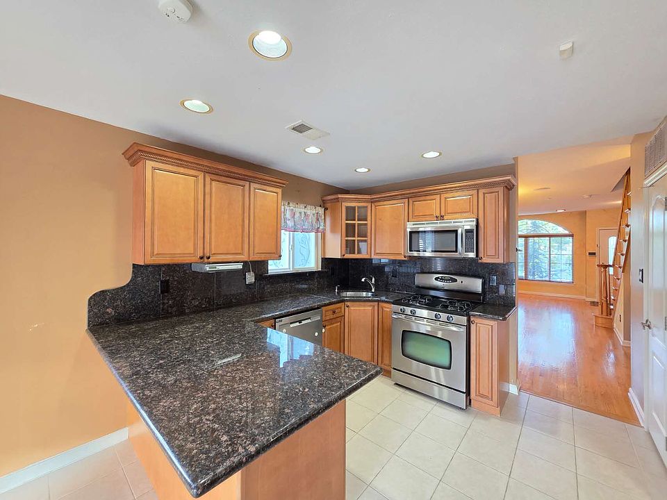 1st image of 14 Ralph Ave #2