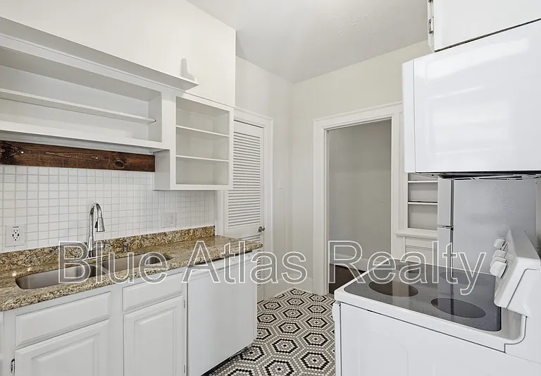4914 Victor St #3 — Photo 10