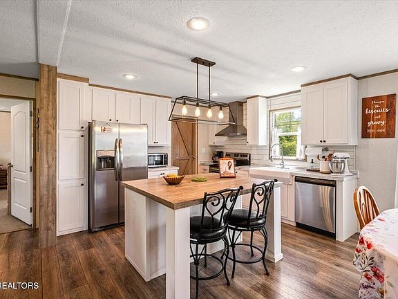 5th image of 387 Price Dr