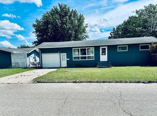 100 Deschepper St, Marshall, MN 56258