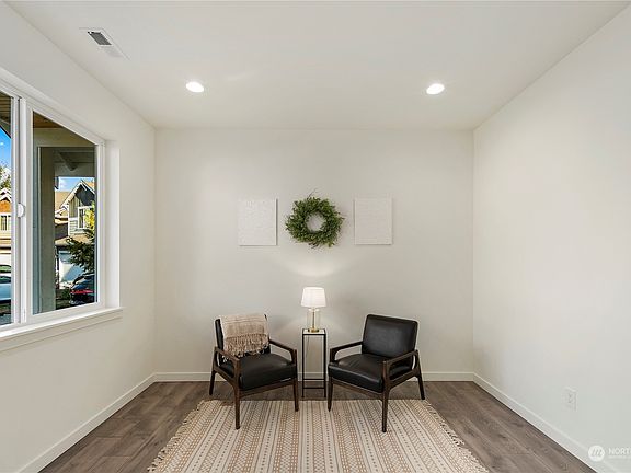 4th image of 11916 131st Street Ct E