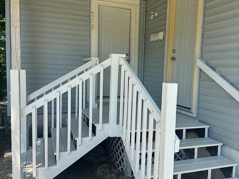 218 E Euclid Ave — Photo 3