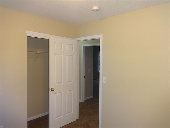 3rd image of 379 Belfair Dr