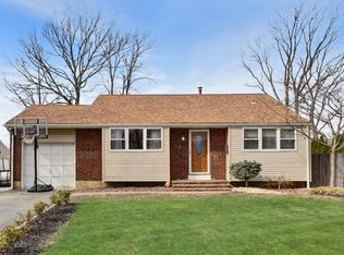 20 Lillian Dr, Hazlet, NJ 07730