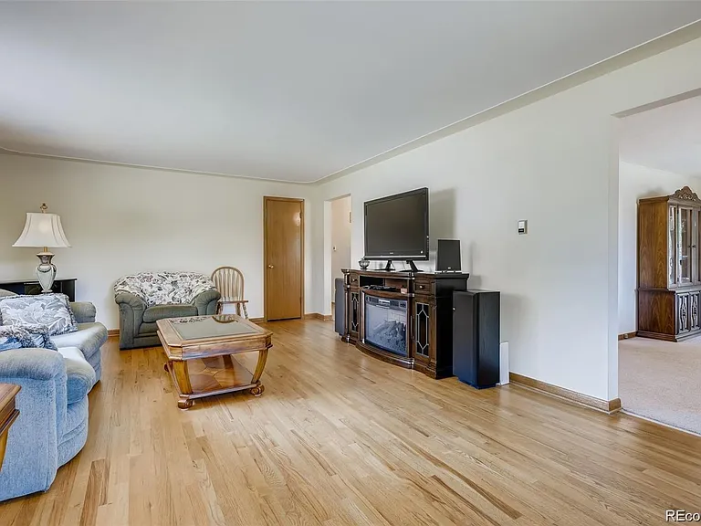 7807 W 33rd Ave — Photo 2