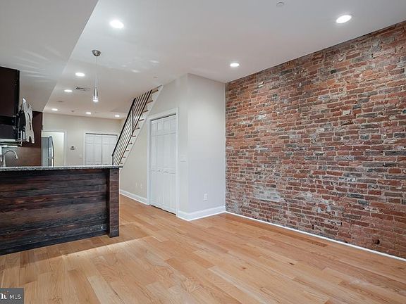 2nd image of 724 N 3rd St APT 2F