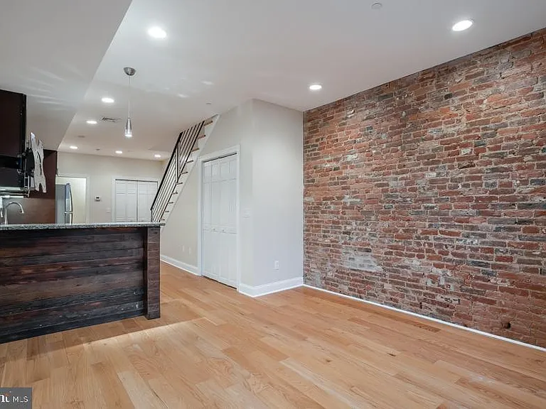 724 N 3rd St #2F — Photo 2
