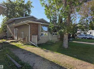 38 Greenwood Dr, Spruce Grove, AB T7X 1X4