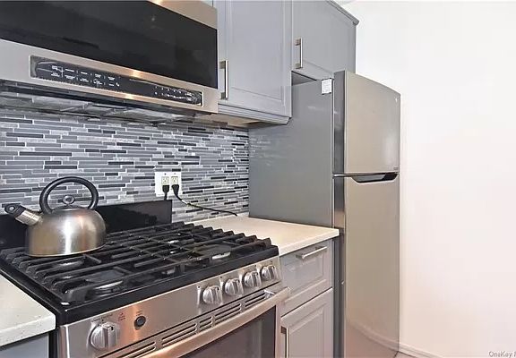 2nd image of 3363 Sedgwick Ave APT 1S
