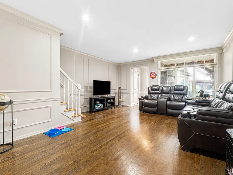 8383 Somerset Dr — Photo 4