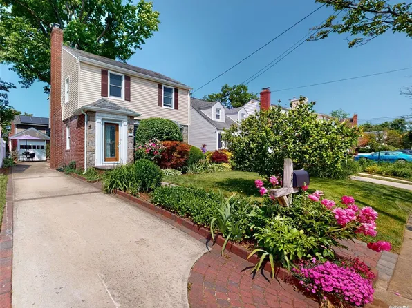 109 Broadfield Road, Hempstead, NY 11550