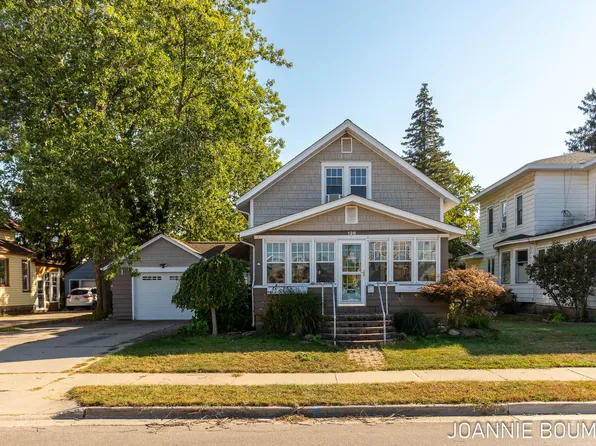 126 E Cherry Ave, Zeeland, MI 49464