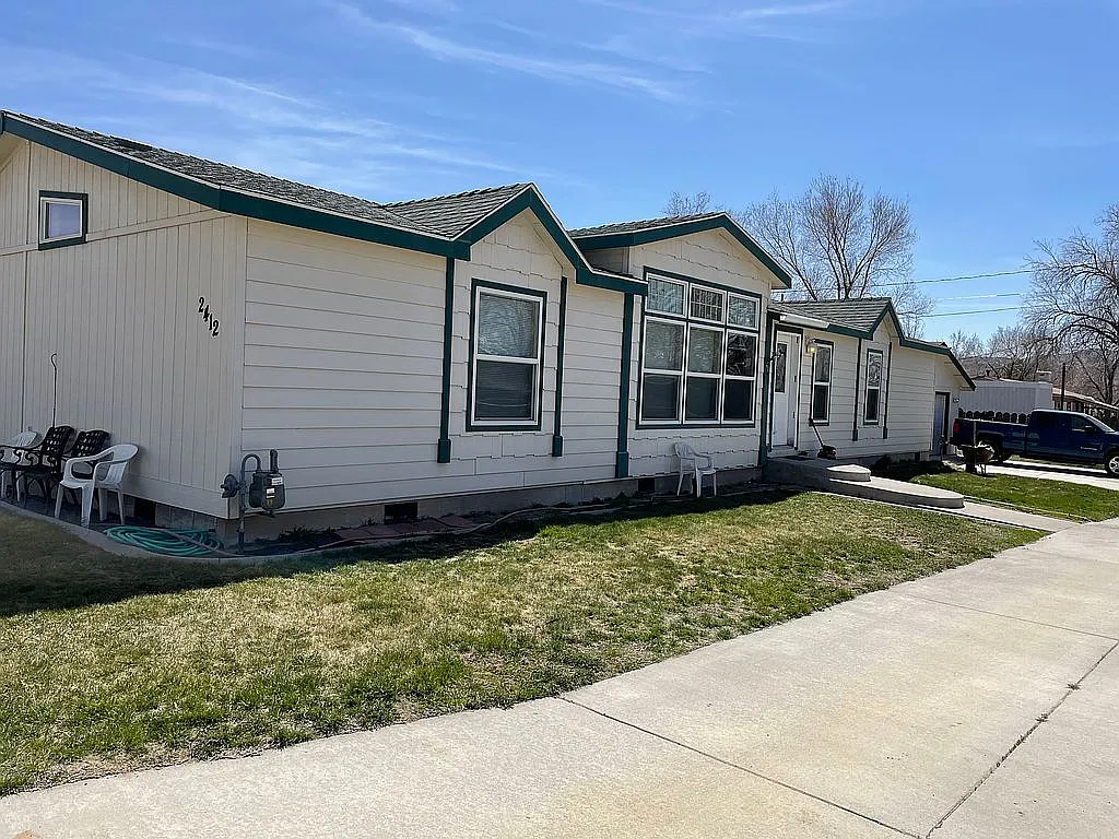 2412 Bunch Way photo 1