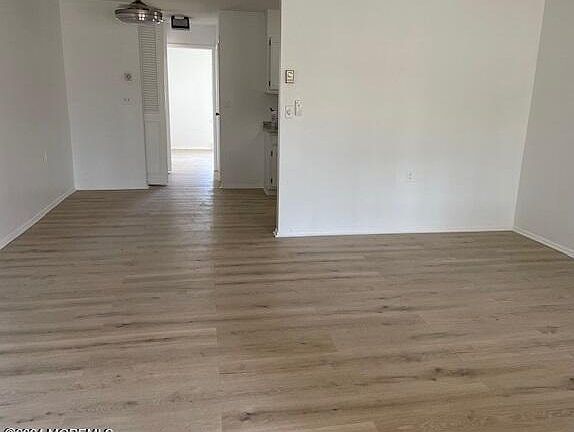 5th image of 875C Balmoral Court