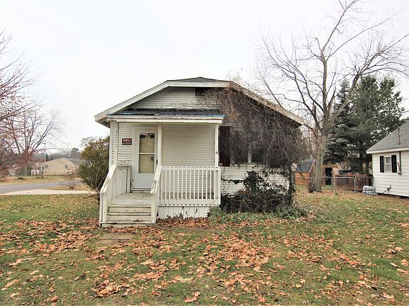 2nd image of 3289 McCracken St