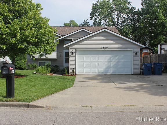 2nd image of 2856 Lee St SW