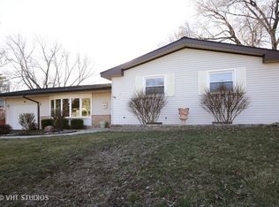 510 S 7th St, Dundee, IL 60118