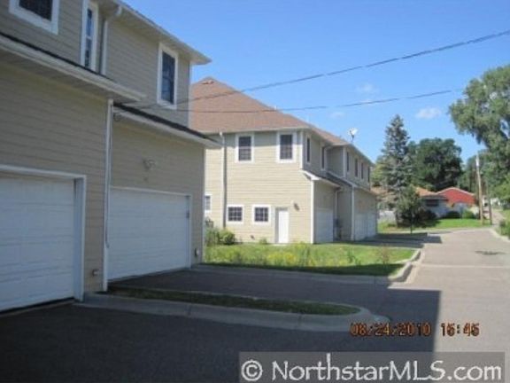 4th image of 916 Washburn Ave N