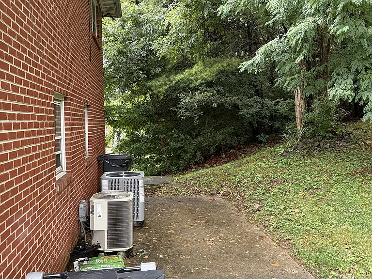 126 Sycamore Dr #126 — Photo 37