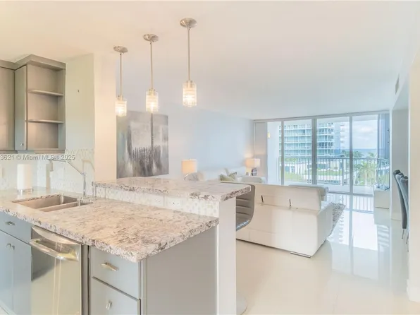 2200 NE 33rd Ave APT 7J, Fort Lauderdale, FL 33305