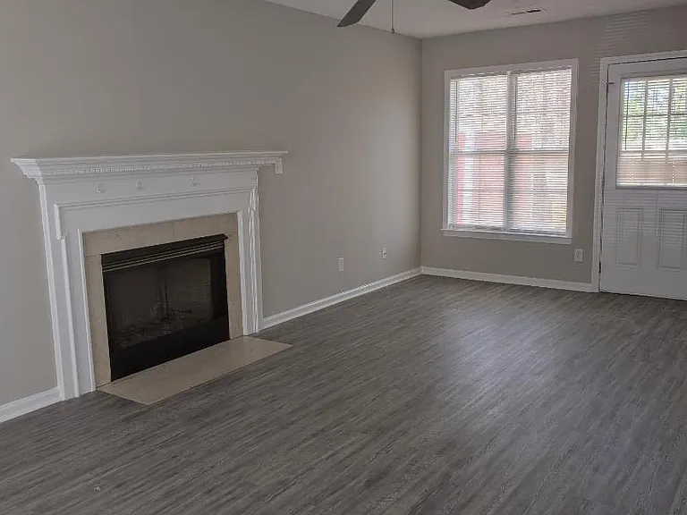 6319 Richfield Ln — Photo 2
