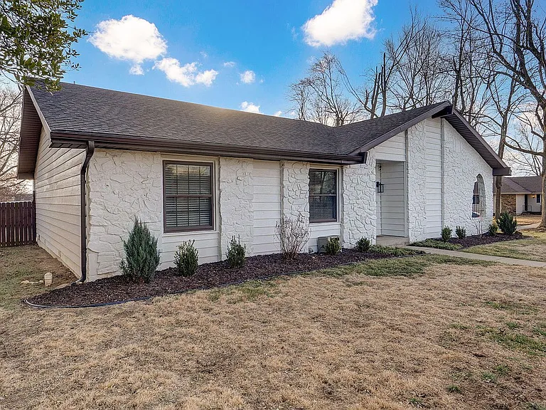 4094 S Eaton Ave — Photo 3