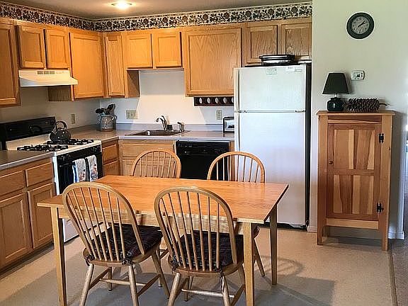 Kitchen and dining area
