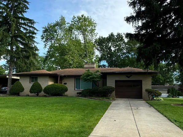 1424 Greenlawn Dr, Munster, IN 46321